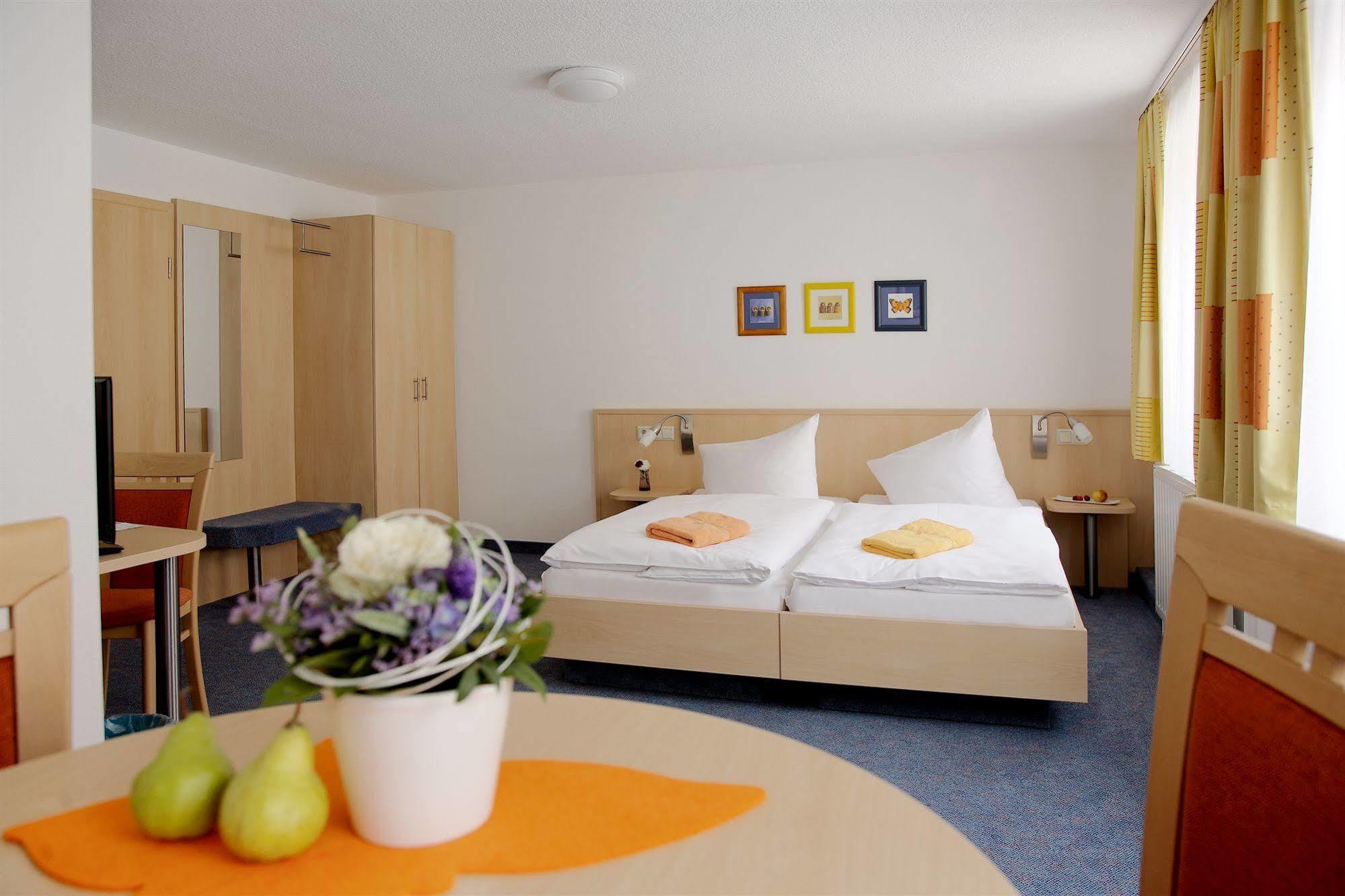 Adler-Hotel Delitzsch Eksteriør bilde